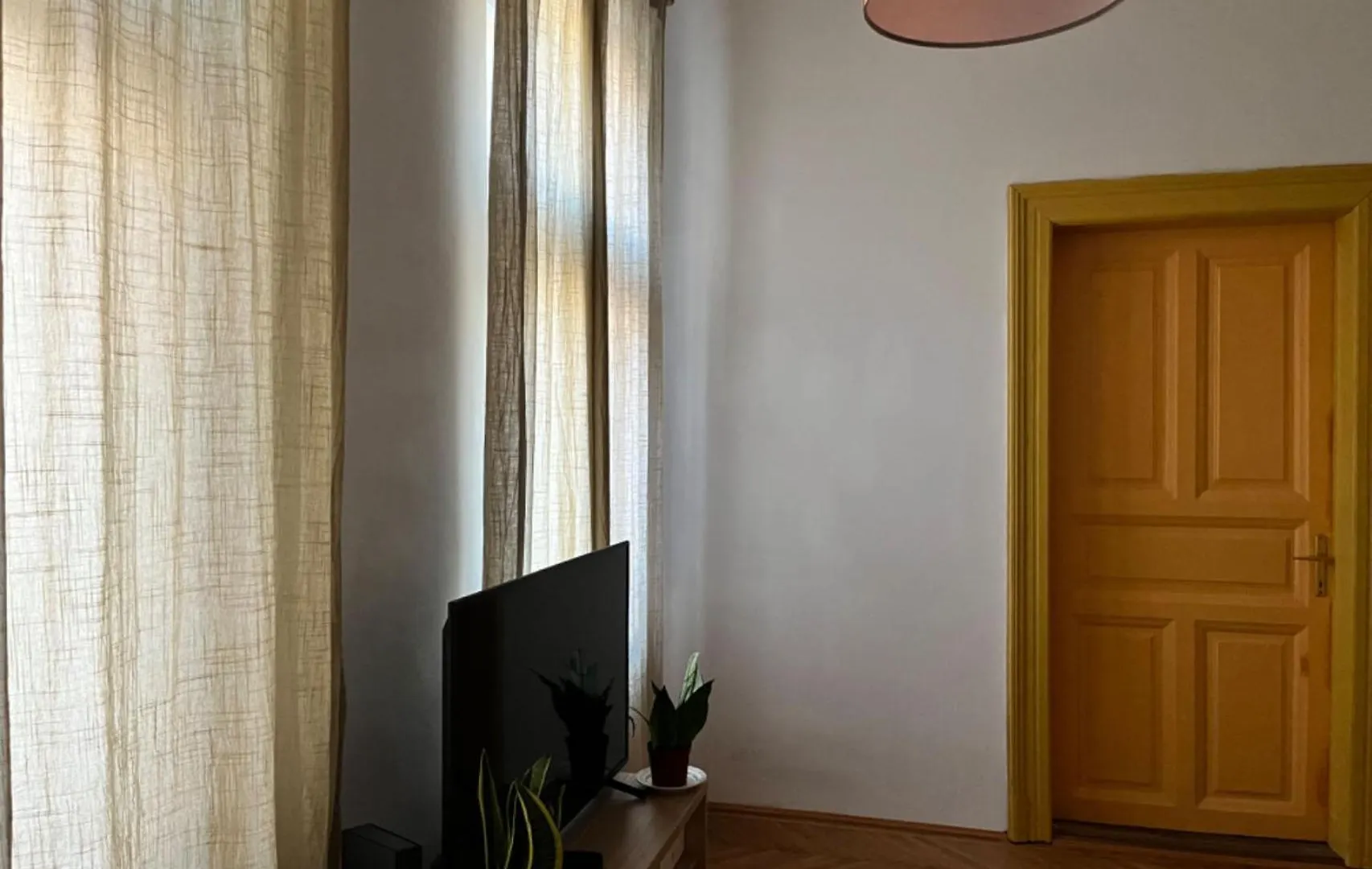 Private Room For Erasmus Student Budapest Homestay